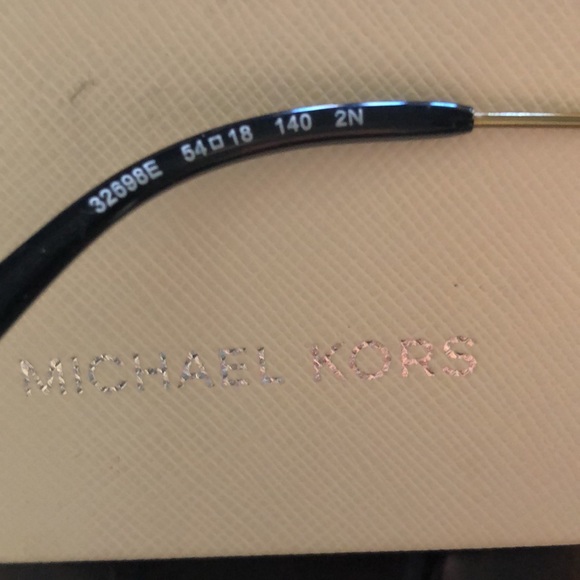 Michael Kors Savannah Grey Gradient Cat Eye Ladies sun glasses. - Picture 3 of 4